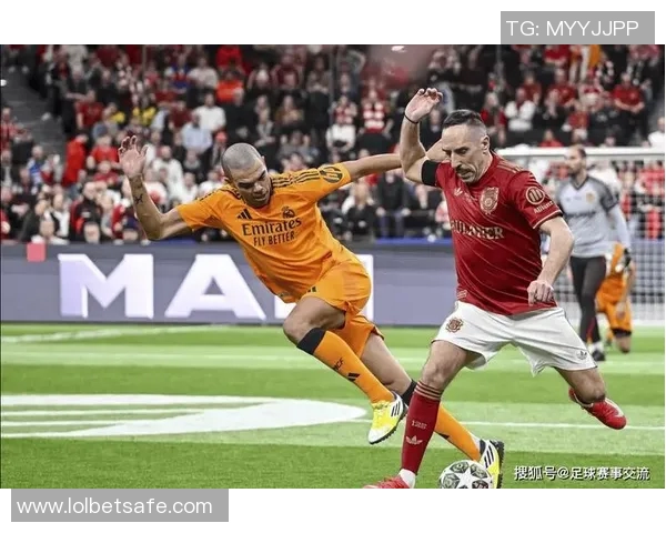 足总杯激战回顾拜仁与尤文图斯2比2平局战术分析与精彩瞬间回顾